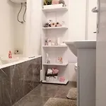 Jamblip - Two Bedroom With Balcony *