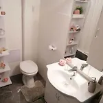 Jamblip - Two Bedroom With Balcony דירה *