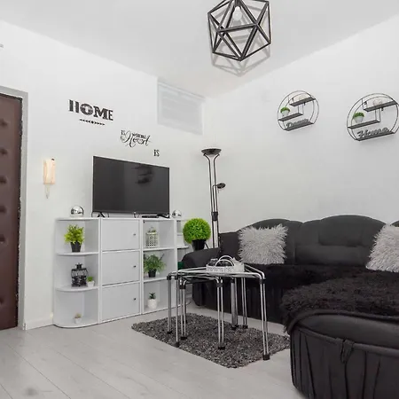 דירה Jamblip - Two Bedroom With Balcony *