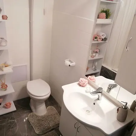 Jamblip - Two Bedroom With Balcony Appartement *